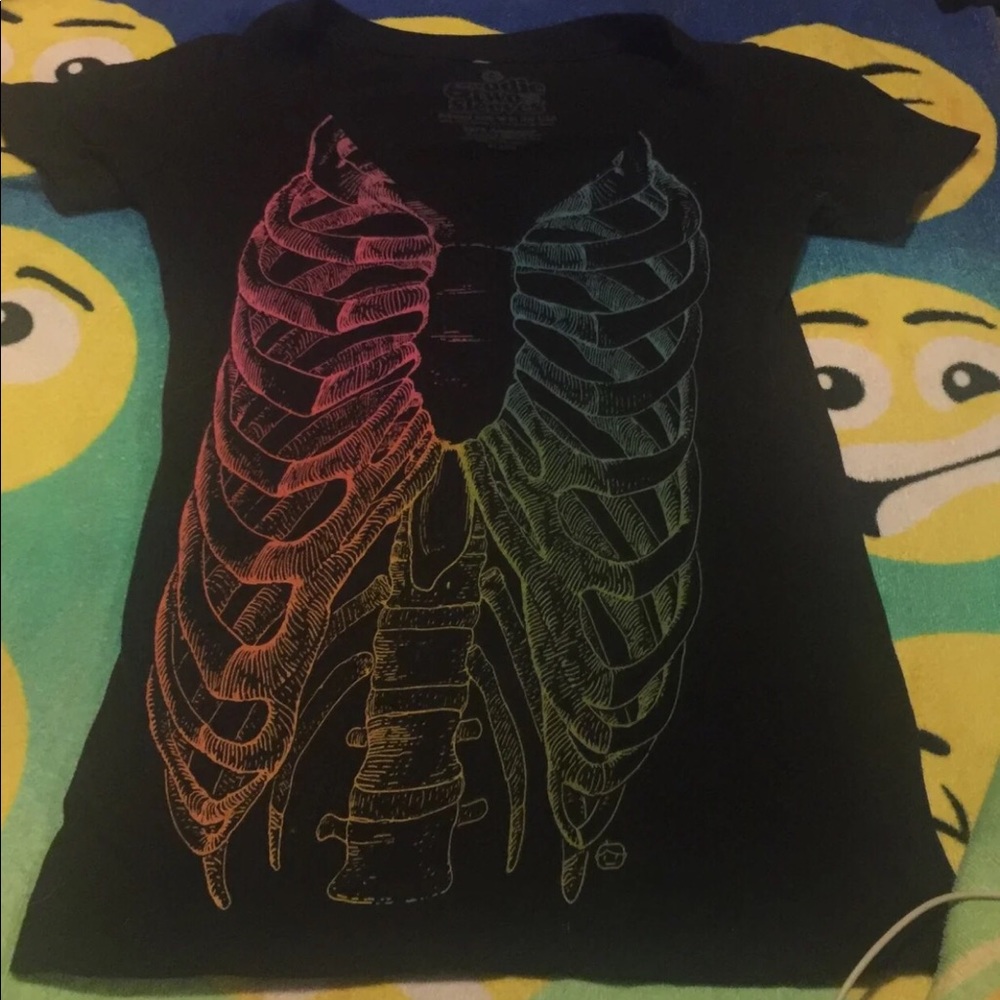 Rib cage Rainbow shirt size small womens